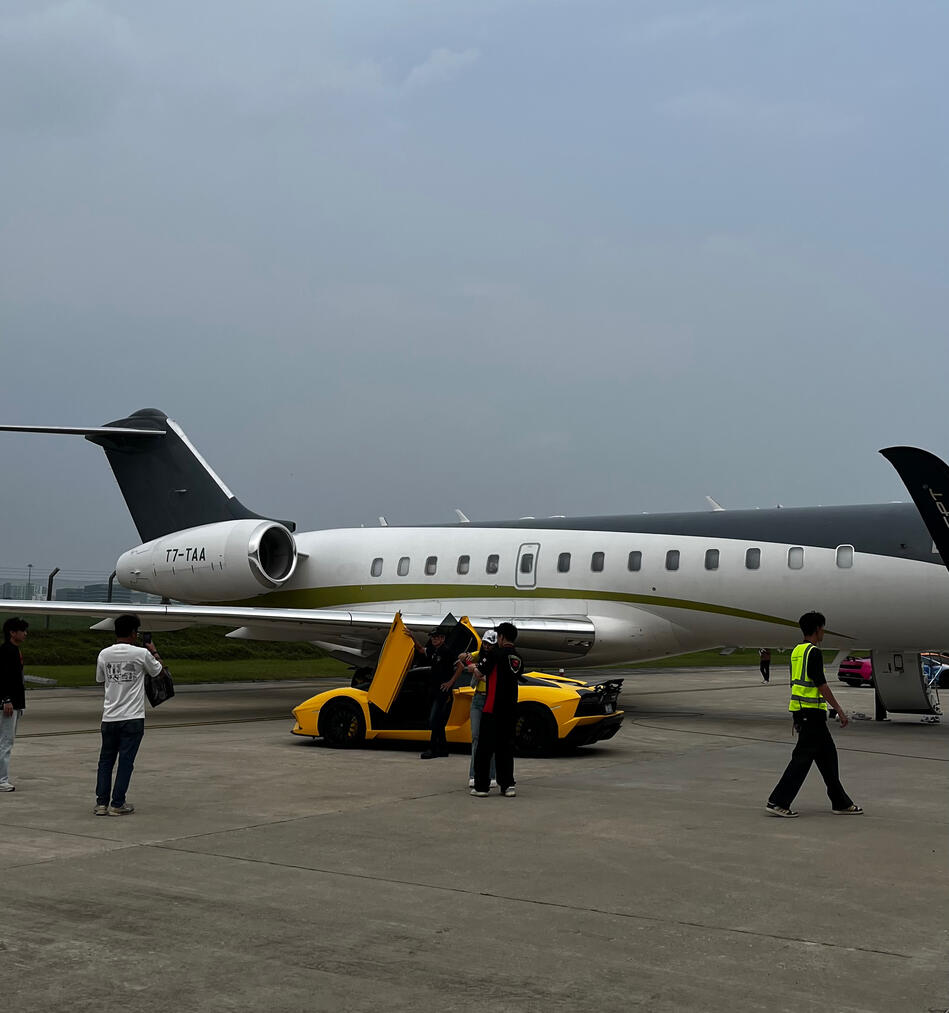 Private jet - lifedrivecollective